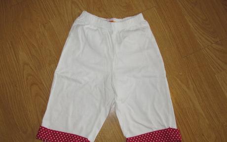 Bielo-červené kraťasky v. 104, 104