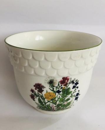 Porcelanovy znaceny kvetinac s motivom kvety 11x13,