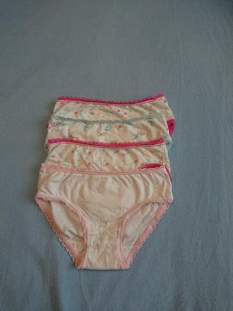 Dievcenske nohavicky, 104