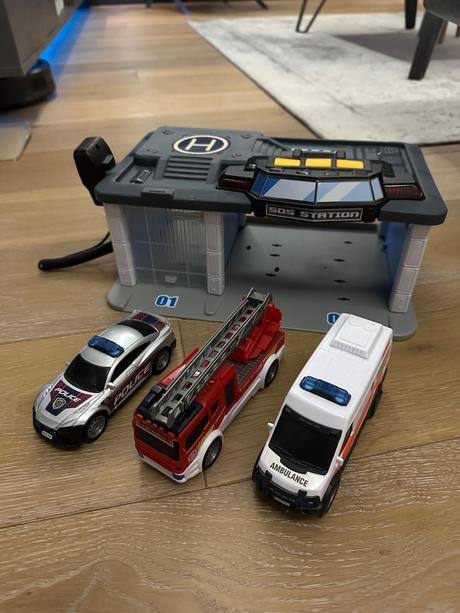 Garáž s autami a zvukmi, 