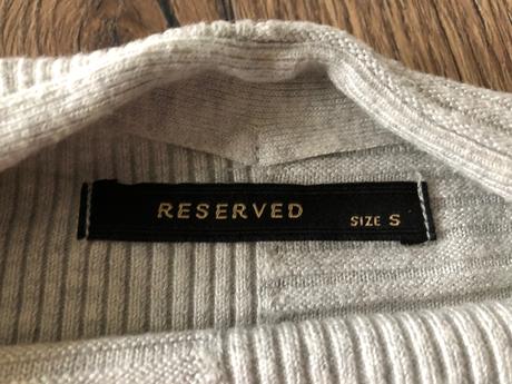 Sveter, reserved,s