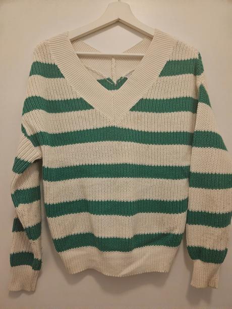 Krasny svetrik, new yorker,xs