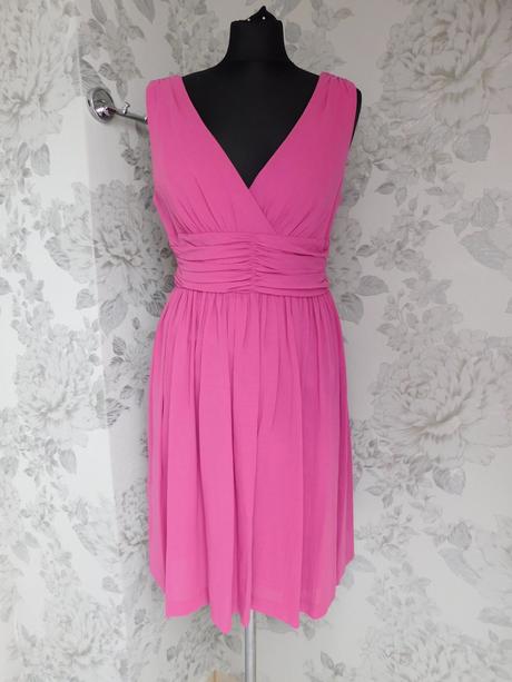 Luxusne velmi pekne šaty, 38