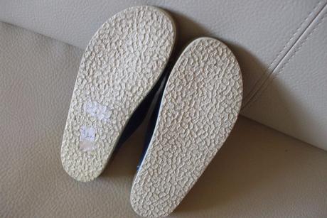 Kvalitné papučky s klenbou, skoro nenosené, 27