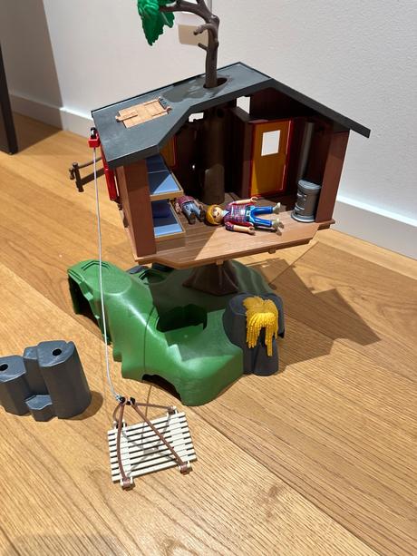 Playmobil wildlife domcek na strome, 