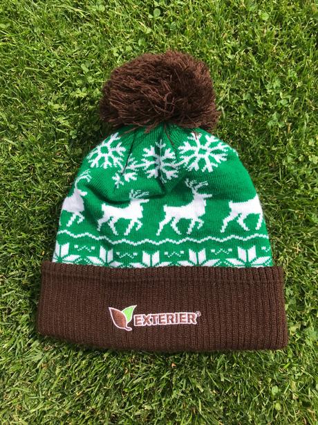 Čiapka s brmbolcom na zimu,