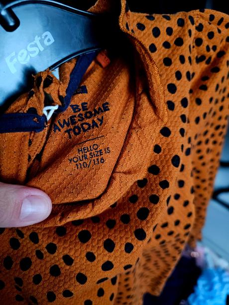 Guľkovaný top s balónovými rukávmi, 110