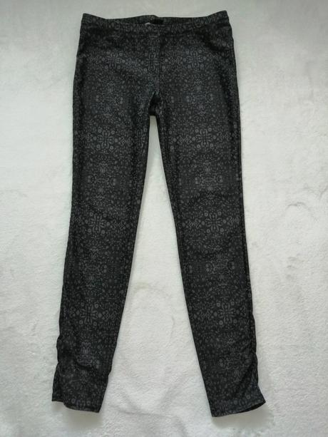 Pekné pohodlné elastické  nohavice, m