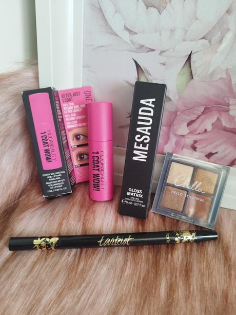 Balíček dekoratívnej kozmetiky, 