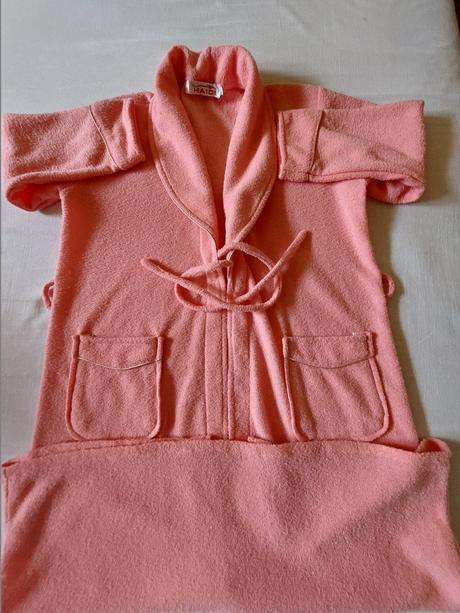 Dievčenský ružový župan, 140