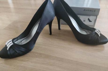 Čierne lodičky, 39