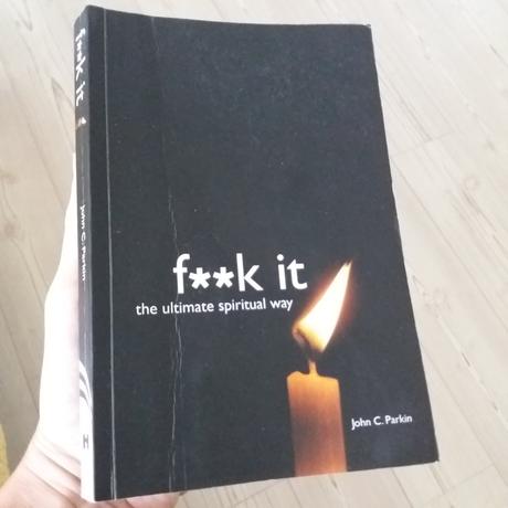 Kniha "fuck it" v anglictine, 