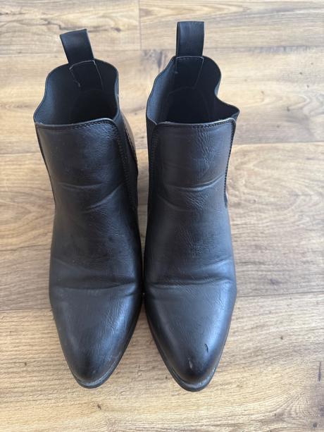 Členkove čižmy, atmosphere,37