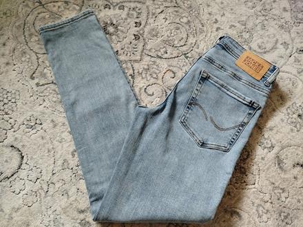 Značkové rifle jack&jones - top stav, 164