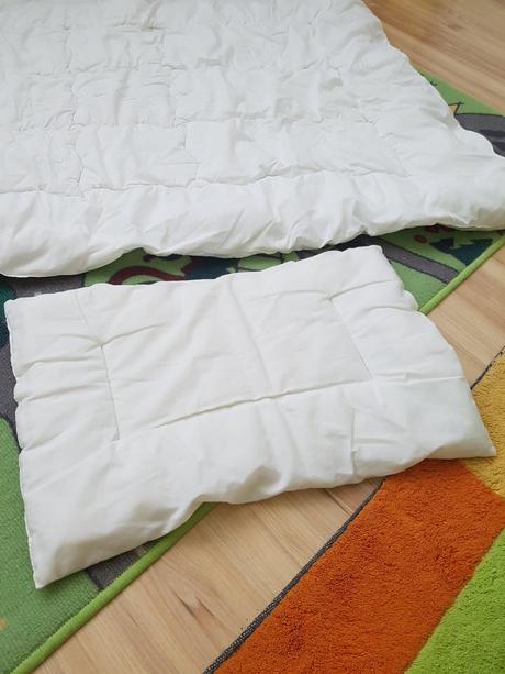 Paplón a vankúš do postieľky,