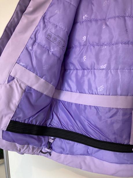 Lyziarska vetrovka, 152