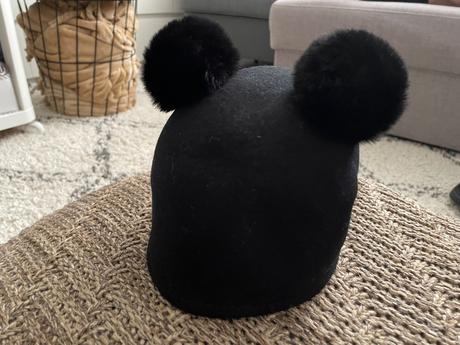 Zara klobúk s brmbolcami, zara,56