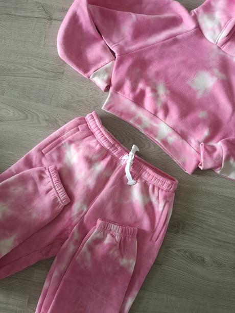 Teplakova súprava, s