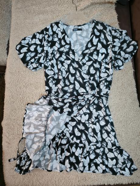 Krásne šaty veľ.s, s