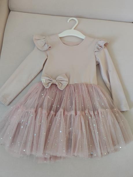 Šaty pre sestričky, 92