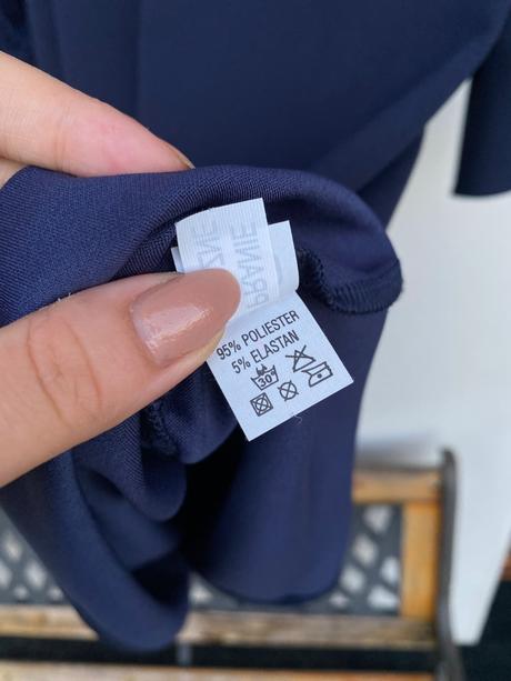 Spoločenské krátke šaty s volánovými rukávmi, m