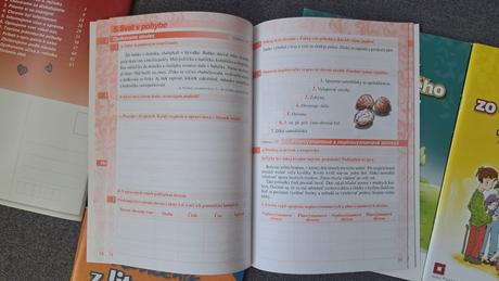 Pomocník zo sj a literatúry 2,80e/ks,