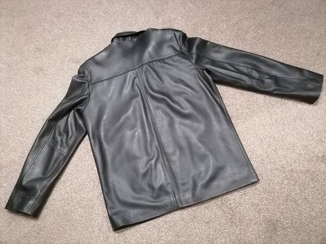 Kožená bunda, 54