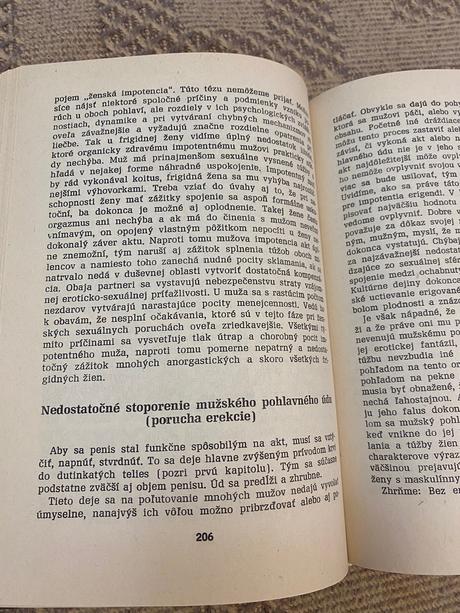 Stará retro kniha muž a žena intímne,