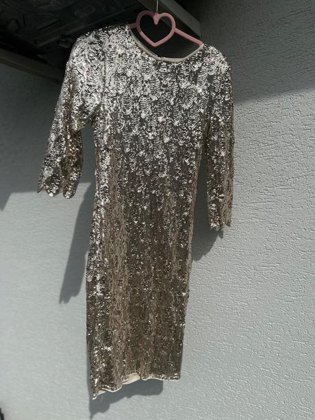 Zlaté koktélové šaty, s