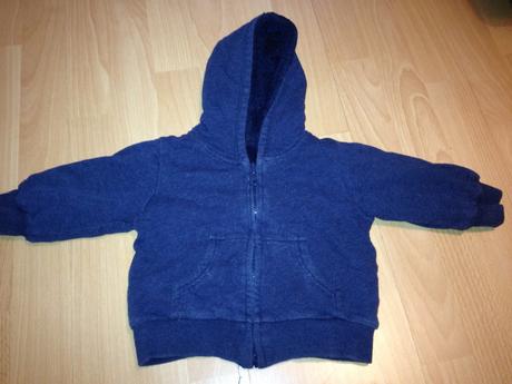 Tmavomodrá hrubá mikina, tesco,74