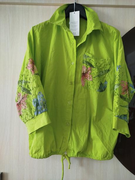 Nenosená blúzka, 46