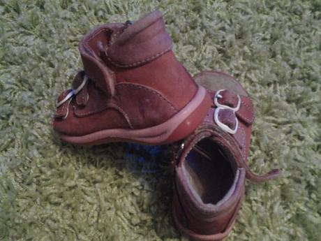 Cervene sandalky , baťa,20