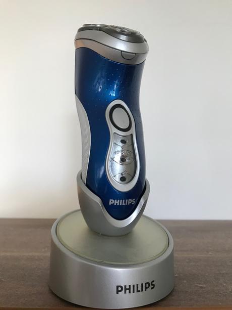 Holiaci strojcek philips hq 8150,