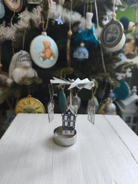 Točiaci svietnik na čajovú lyžičku, 