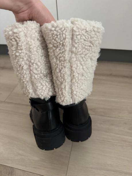 Cierne čižmy s kožušinou, stradivarius,39