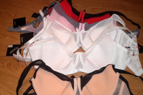 Dámska luxusná podprsenka výborný strih, 75c - 90d