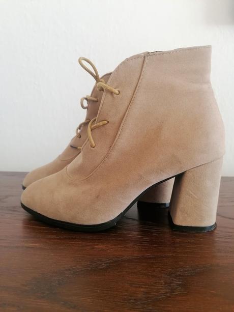 Úžasné členkove topánky, 37