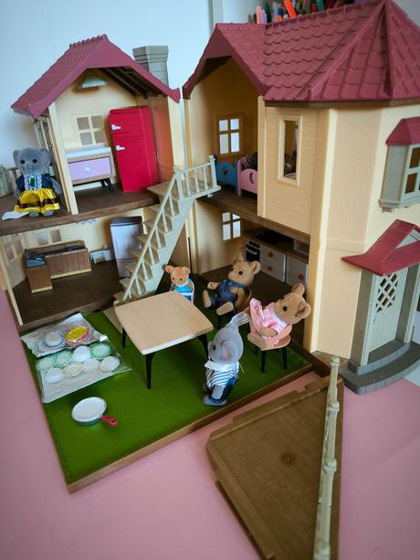 Sylvanian family domček s príslušenstvom,