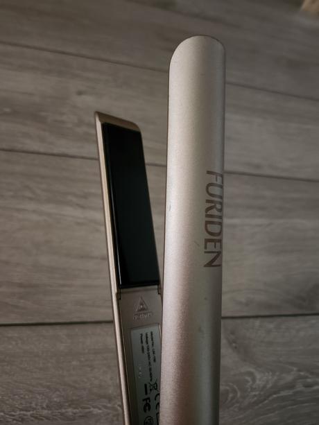 Tenká žehlička na vlasy furiden, 