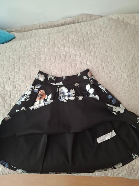 Sukňa na priležitosť, 34