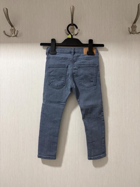 Chlapčenské rifle, zara,104