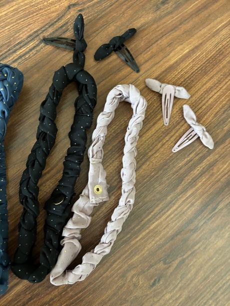 Čelenky a sponky pompdelux, 