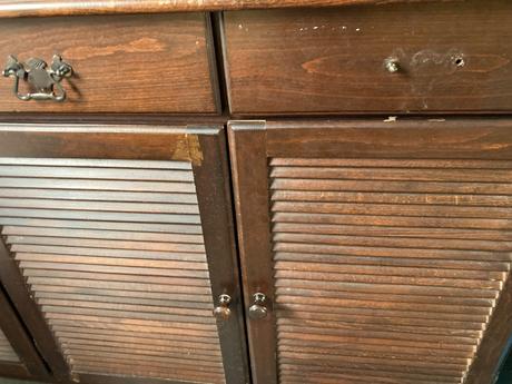 Starožitný pribornik/ kredenc, 