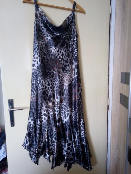 Asymetrické šaty vogue, 42