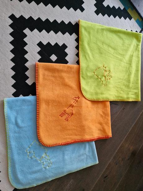 Krasne deky pre babatko super stav cena spolu, 