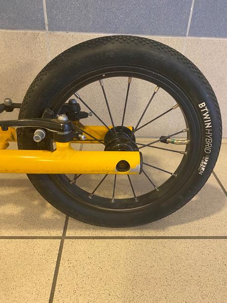 Zlte odrazadlo btwin,