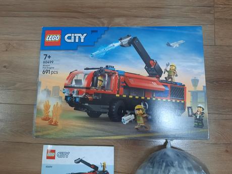 Lego city- letiskové hasičské auto, 