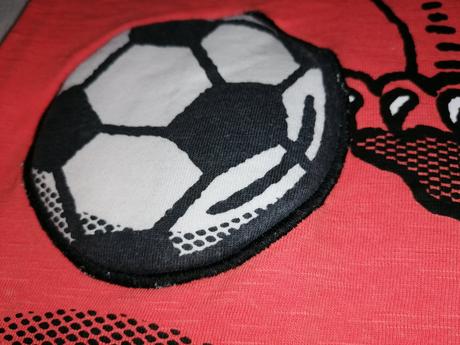 Tričko dinosaurus hrajúci futbal, f&f,116