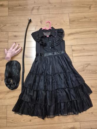 Wensday saty a doplnky 8/9 rokov, 