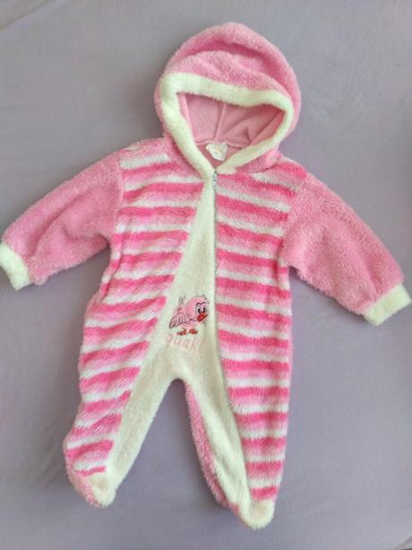 Teplučký overalček, 62